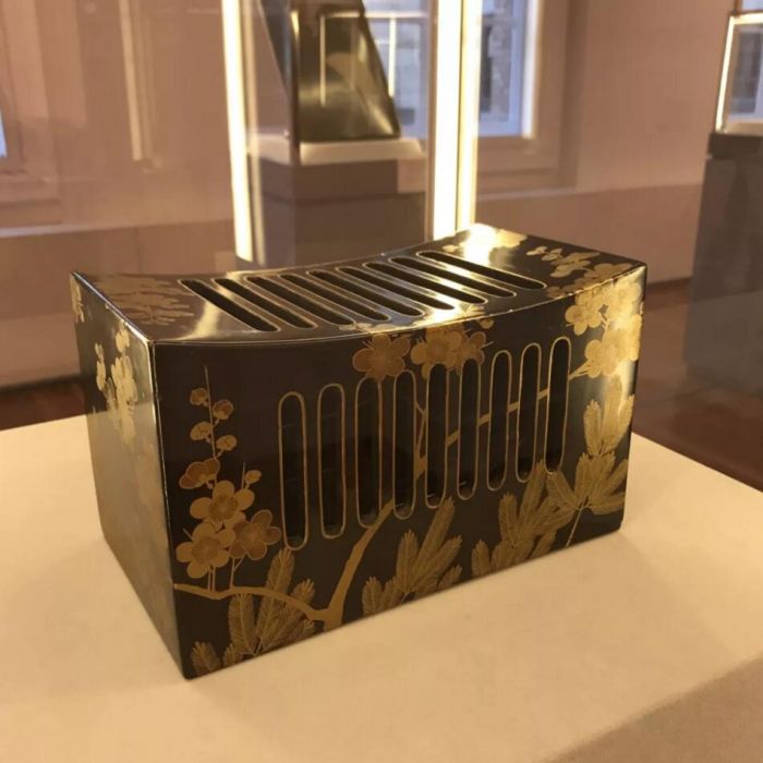 江户时代 金莳绘松竹梅纹枕
