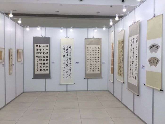 展览现场_ 管继平作品