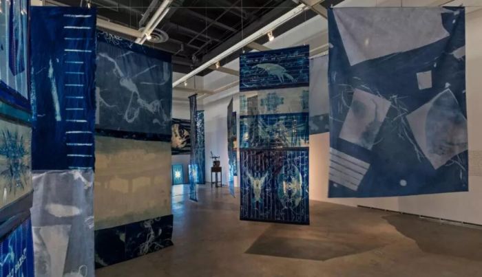 ▲ 埃伦·加拉格尔「Nu-Nile」（Ellen Gallagher. Nu-Nile）展览现场图。摄影：Toni Hafkenscheid