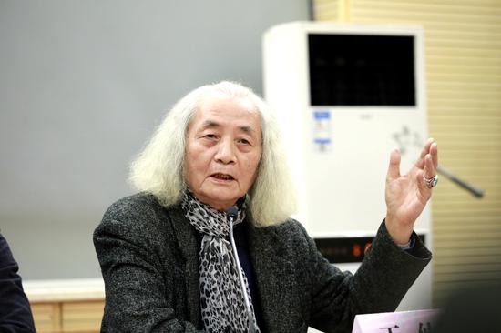 美术评论家王仲发言