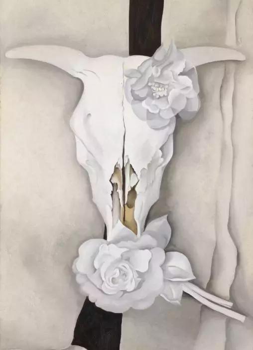 乔治亚·欧姬芙，《牛头骨与白玫瑰》，1931