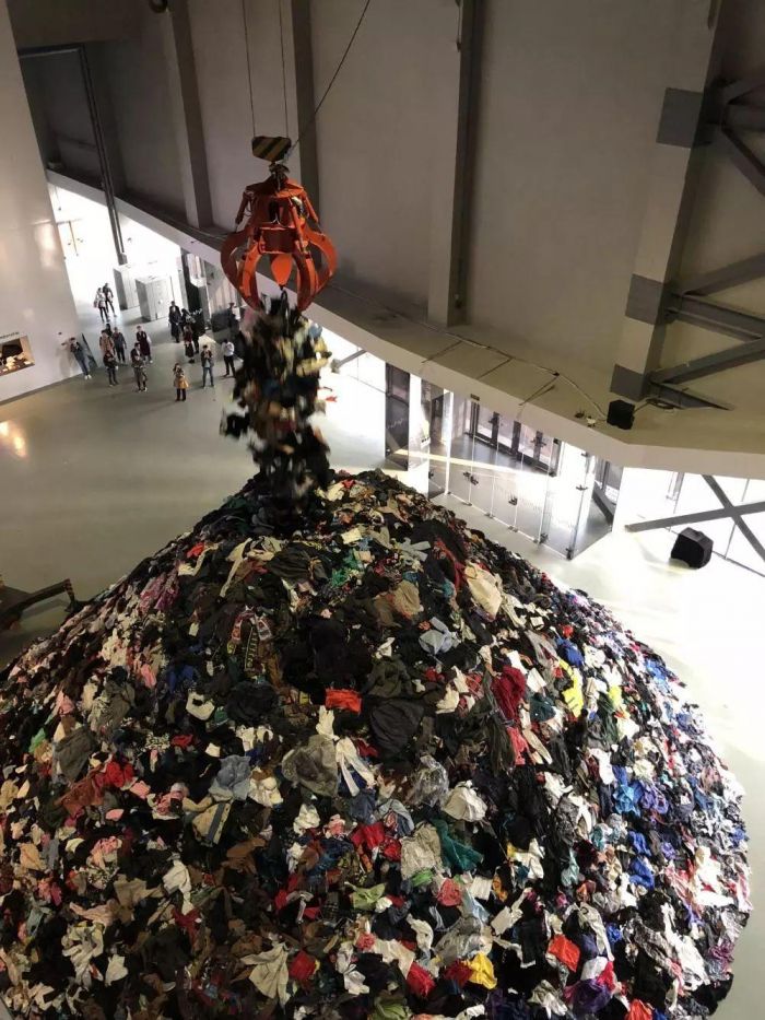 城市化飞速蔓延 公共空间聚集离合