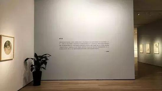 张静伯作品展开幕 百幅作品亮相宝龙艺术中心