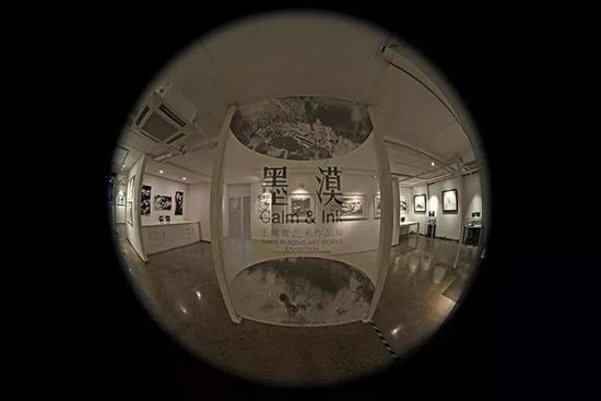“墨·漠”王瑞青艺术作品展济南热展中