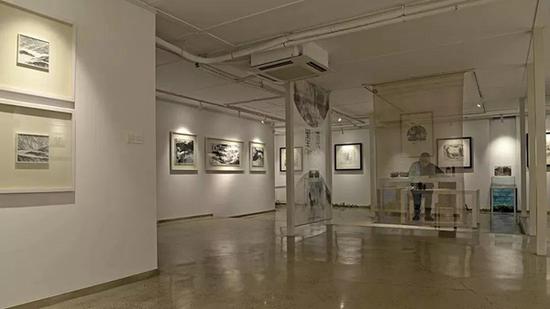 “墨·漠”王瑞青艺术作品展济南热展中