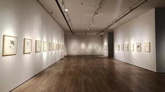 张静伯作品展开幕 百幅作品亮相宝龙艺术中心