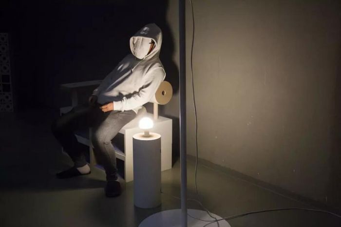 唐纳天，一梯一货，装置、持续性表演，2018，致谢：PSA
