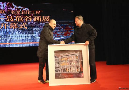 徐昕接受聂危谷捐赠作品