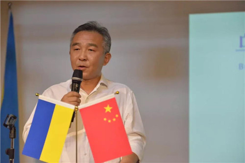 “乌克兰·中国艺术家交流展”在慧和天语艺术空间、国际酿酒大师艺术馆隆重开幕