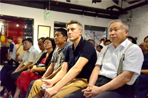 “乌克兰·中国艺术家交流展”在慧和天语艺术空间、国际酿酒大师艺术馆隆重开幕