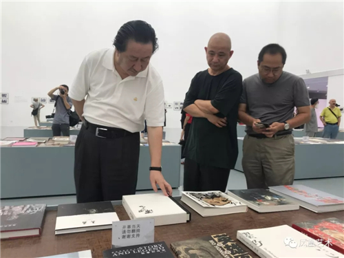 宋庄美术馆重开首展：回首中国出版业的黄金年代