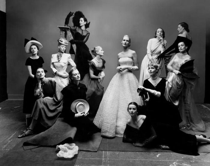 Irving Penn, Twelve of the Most Photographed Models of the Period, 1947 © Condé Nast, courtesy of The Irving Penn Foundation