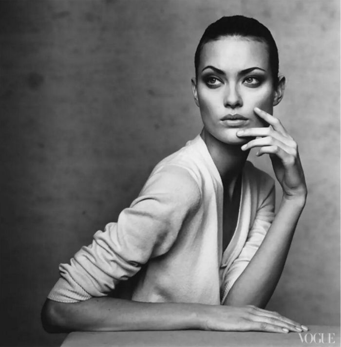 Irving Penn, Shalom Harlow, Vogue, 1996 © Condé Nast, courtesy of The Irving Penn Foundation