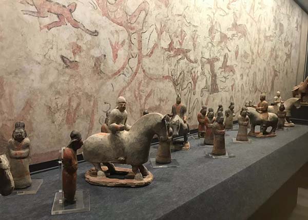 司马金龙墓出土的釉陶