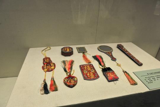 展出的清宫文物。