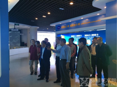 挥毫泼墨喜迎首届中国农民丰收节 ——首届农民村寨“画丰收写丰收展丰收”艺术活动首站走进北大荒