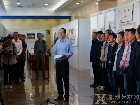挥毫泼墨喜迎首届中国农民丰收节 ——首届农民村寨“画丰收写丰收展丰收”艺术活动首站走进北大荒