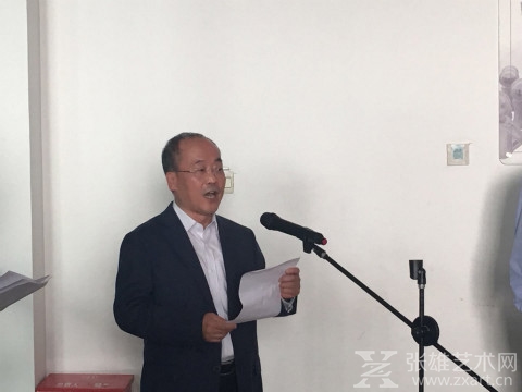 挥毫泼墨喜迎首届中国农民丰收节 ——首届农民村寨“画丰收写丰收展丰收”艺术活动首站走进北大荒