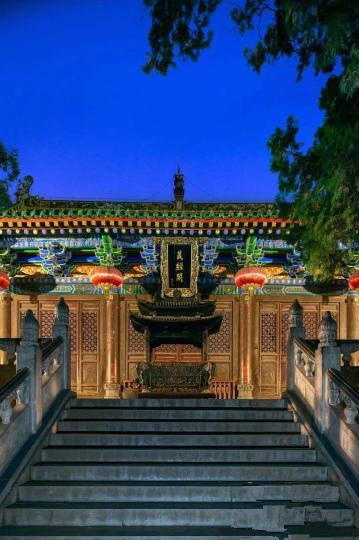 少林寺藏经阁藏有古籍6万多册，包括唐人写经、陀罗尼经等。