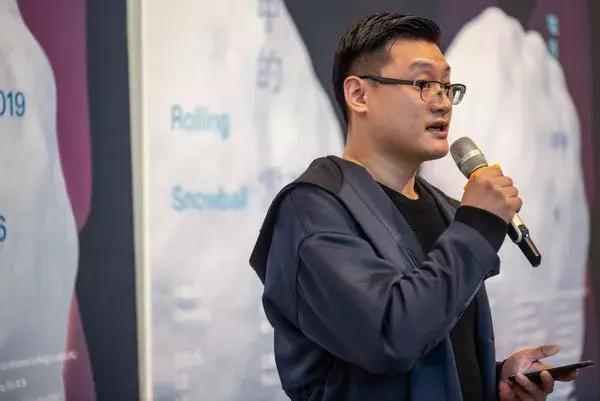 沈凌昊代表中国艺术家发言