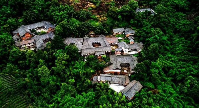 成都·蓬皮杜双年展驻地项目：乐山市夹江县石堰村，图片来源：“全球都市”国际艺术双年展夹江艺术家驻留基地
