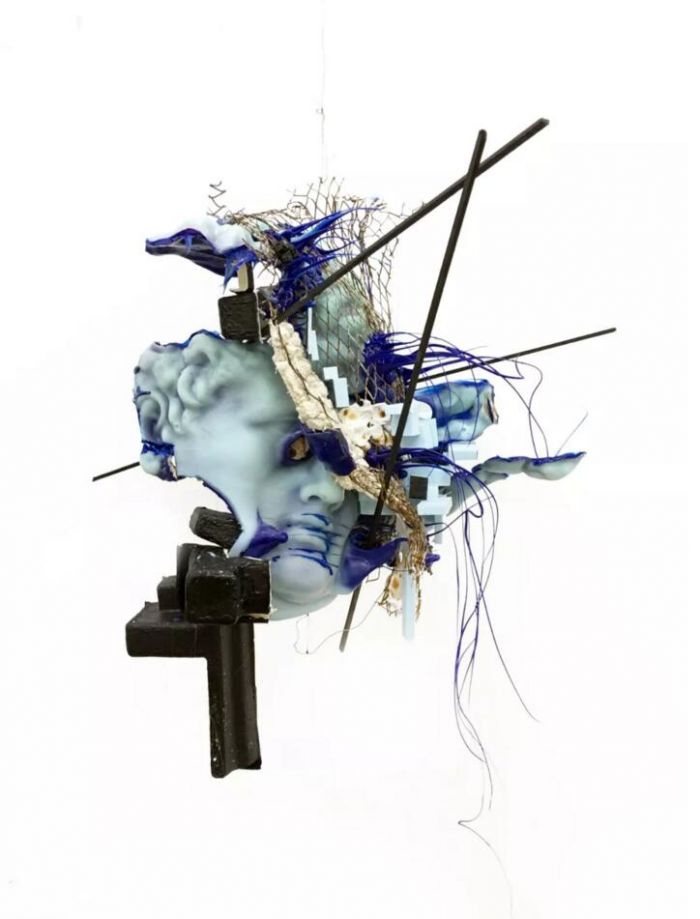 靳山Jin Shan，被几何的灵魂 Geometrizedsoul，雕塑Sculpture，塑料 纸板 石膏 木头 铁丝 挤塑板 Plastic cardboard gypsum wood wire extruded boards，60 (h)X 50 (w) X 37 (d) cm，2018