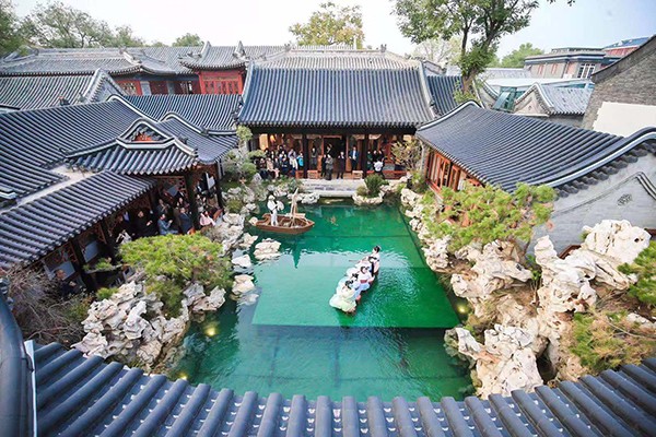 合艺术中心携手艺术家赵半狄揭幕当代夜宴