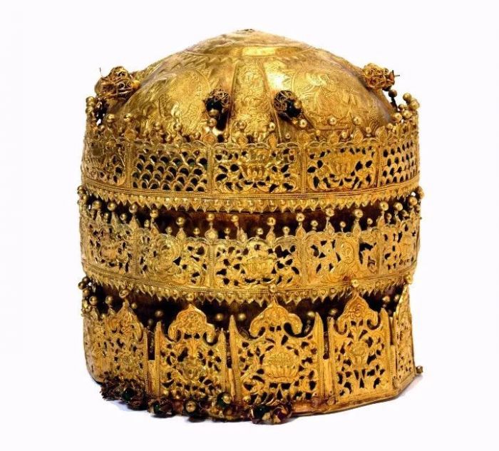  英国军队于150年前在埃塞俄比亚掠夺的国王金冠，现藏于维多利亚和阿尔伯特博物馆 图片：V&A博物馆