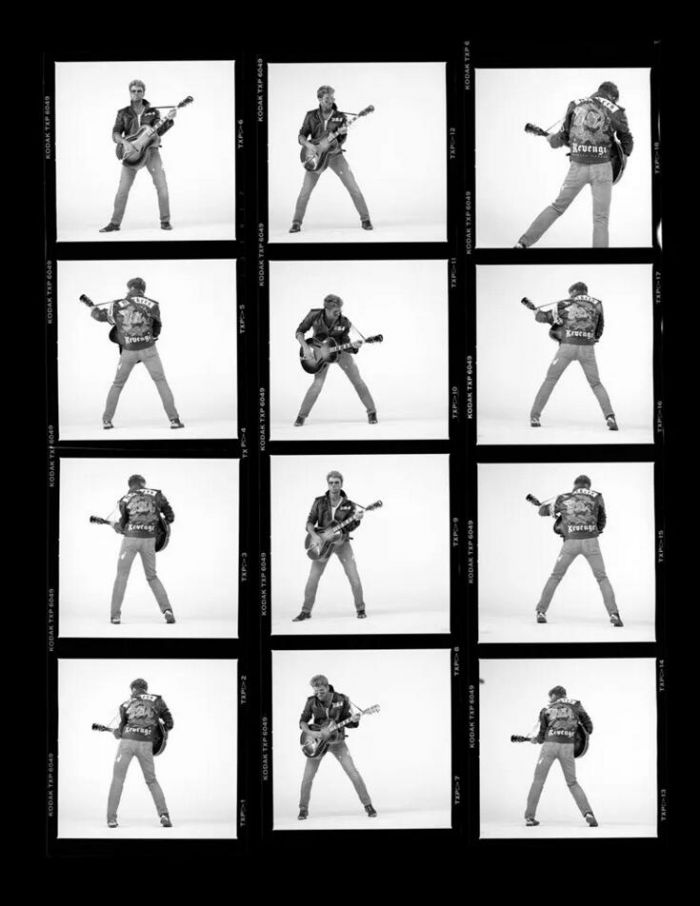 一组录制单曲《Faith》MV时的照片。摄影：Chris Cuffaro