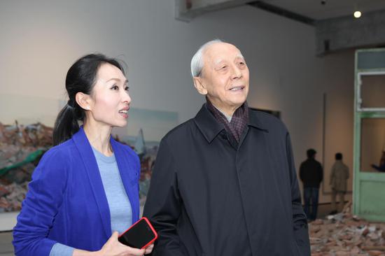 “当线成为边界-裴咏梅艺术展”在京开幕