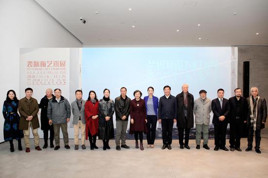 “当线成为边界-裴咏梅艺术展”在京开幕