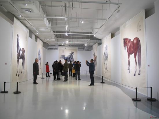 以“马”追梦天下：雷晓宁画展全球巡展北京启动