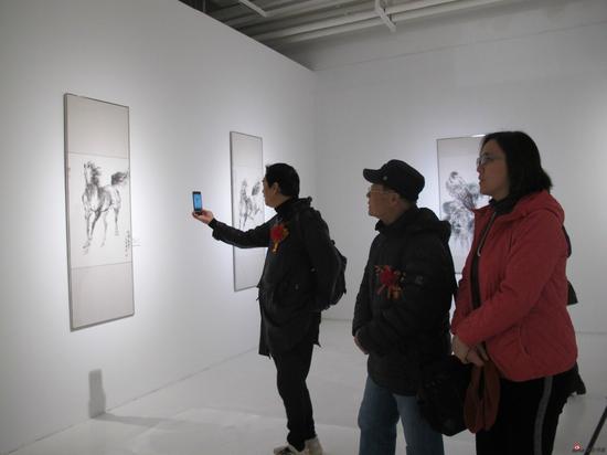 以“马”追梦天下：雷晓宁画展全球巡展北京启动