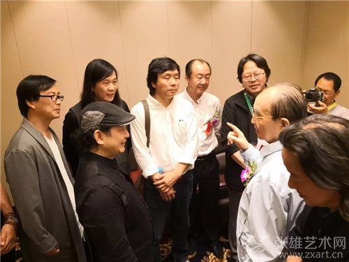 回顾：原文化部常务副部长高占祥亲临国家艺术人才库参观著名艺术家王华明个人展并签名留念