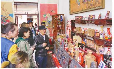  学员参观中国绵竹年画村