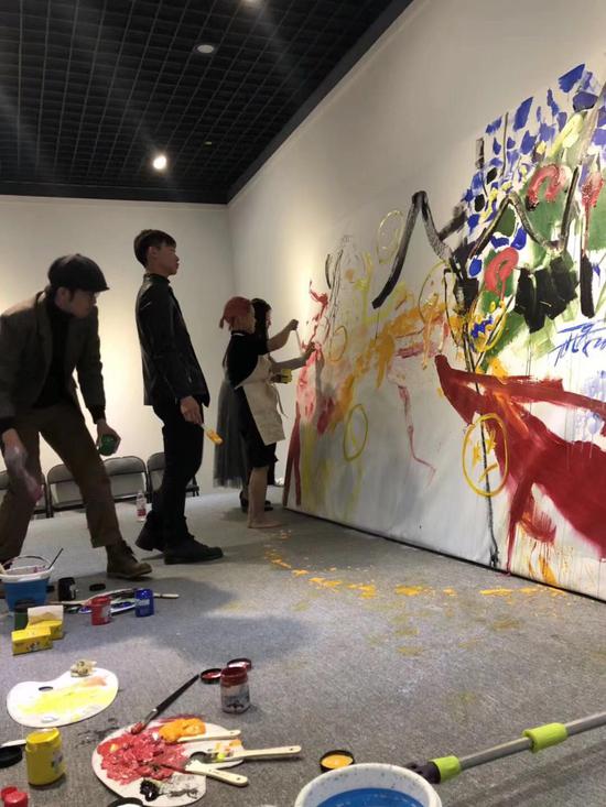 青春美术公社邀请展在北京时代艺龙美术馆举办