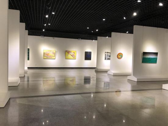 青春美术公社邀请展在北京时代艺龙美术馆举办