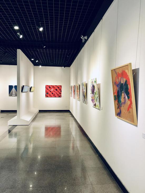 青春美术公社邀请展在北京时代艺龙美术馆举办