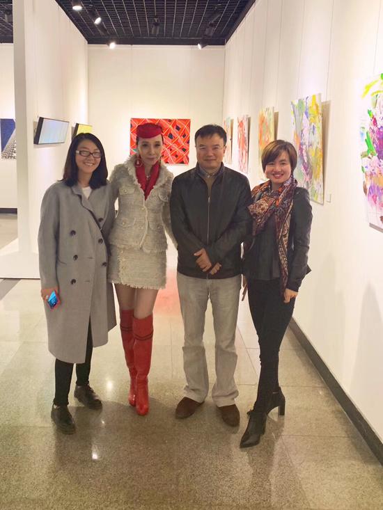 青春美术公社邀请展在北京时代艺龙美术馆举办