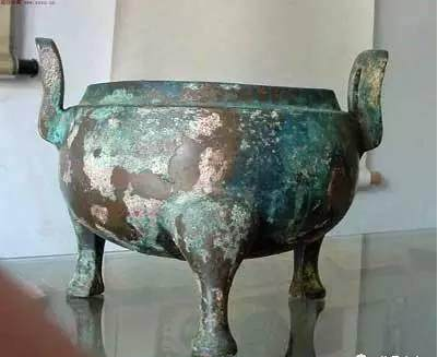 艺讯 集藏信息 长期以来,古铜器鉴定专家为了描述铜器出土的时间以及
