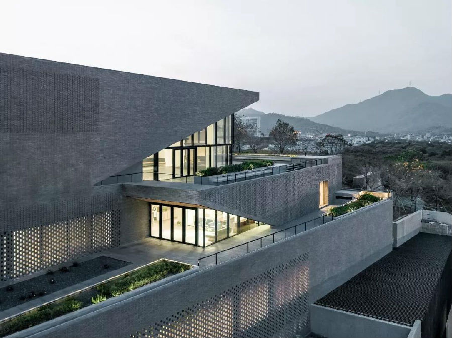 清华美院副教授陆轶辰荣获񓠂年英国蓝图设计大奖"优秀奖