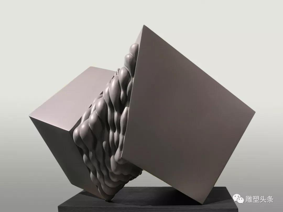 教师佳作见山见水清华美院教授陈辉雕塑艺术