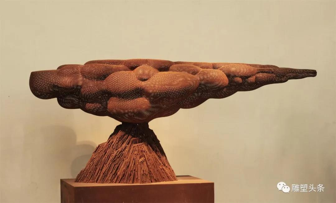 教师佳作见山见水清华美院教授陈辉雕塑艺术