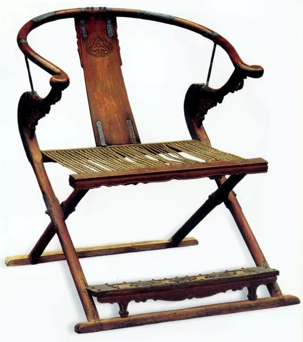 迄今为止,中国古代椅子拍卖中最贵的,好像就是一张明代的黄花梨交椅.